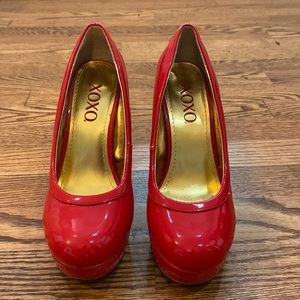XOXO Red Pumps! PERFECT for Halloween costumes!!